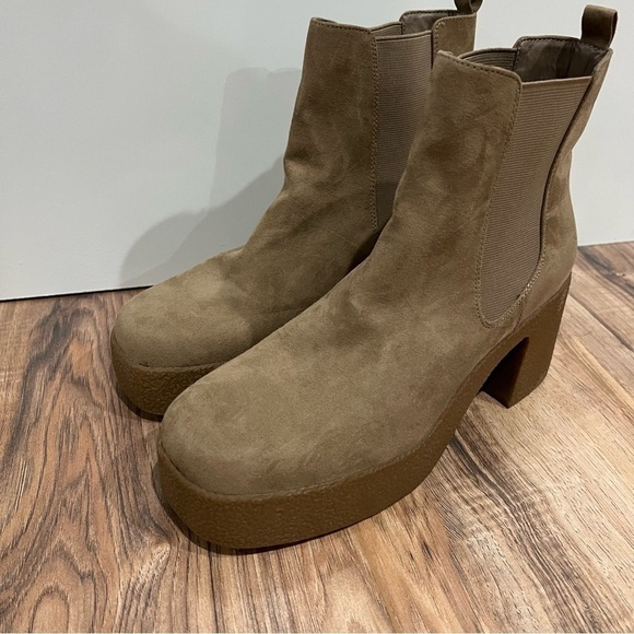 Steve Madden Nude Suede Platform Y2K Chunky Block Heel Boots - Picture 3 of 11